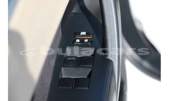 Acheter Import Voiture Toyota Corolla Blanc à Import - Dubai, Central Acheter Import Voiture Toyota Corolla Blanc à Import - Dubai, Central