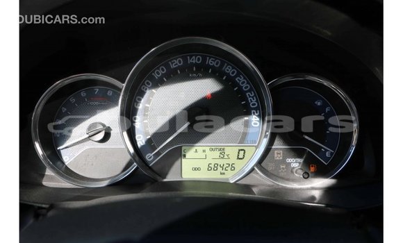 Acheter Import Voiture Toyota Corolla Blanc à Import - Dubai, Central Acheter Import Voiture Toyota Corolla Blanc à Import - Dubai, Central