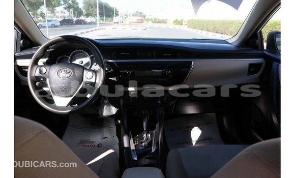 Acheter Import Voiture Toyota Corolla Blanc à Import - Dubai, Central Acheter Import Voiture Toyota Corolla Blanc à Import - Dubai, Central