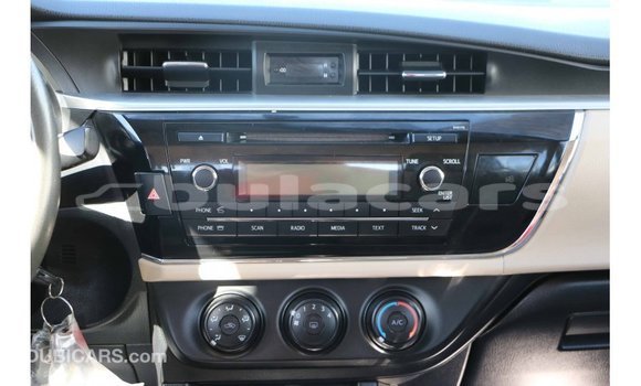 Acheter Import Voiture Toyota Corolla Blanc à Import - Dubai, Central Acheter Import Voiture Toyota Corolla Blanc à Import - Dubai, Central