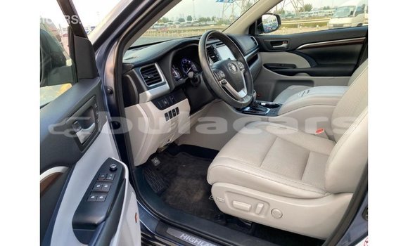 Buy Import Toyota Highlander Blue Car in Import - Dubai in Central Buy Import Toyota Highlander Blue Car in Import - Dubai in Central