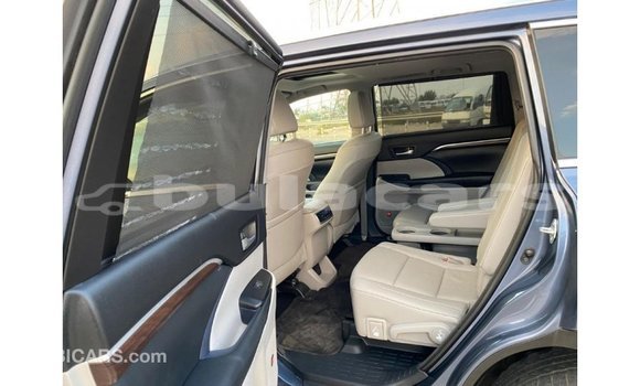 Buy Import Toyota Highlander Blue Car in Import - Dubai in Central Buy Import Toyota Highlander Blue Car in Import - Dubai in Central