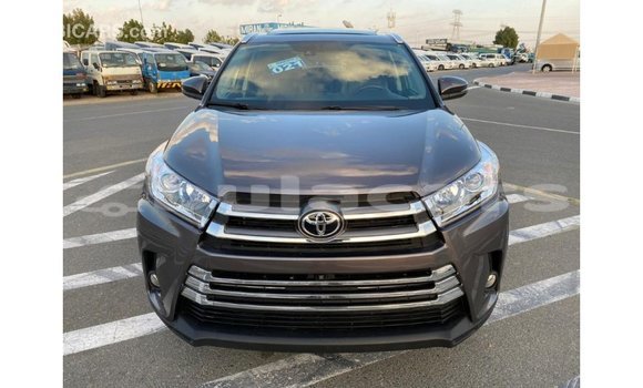 Buy Import Toyota Highlander Grey Car in Import - Dubai in Central Buy Import Toyota Highlander Grey Car in Import - Dubai in Central