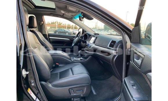 Buy Import Toyota Highlander Grey Car in Import - Dubai in Central Buy Import Toyota Highlander Grey Car in Import - Dubai in Central
