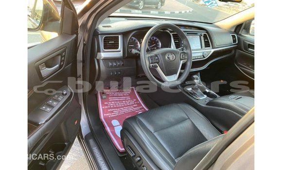 Buy Import Toyota Highlander Grey Car in Import - Dubai in Central Buy Import Toyota Highlander Grey Car in Import - Dubai in Central