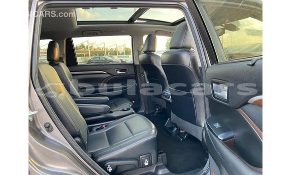 Buy Import Toyota Highlander Grey Car in Import - Dubai in Central Buy Import Toyota Highlander Grey Car in Import - Dubai in Central