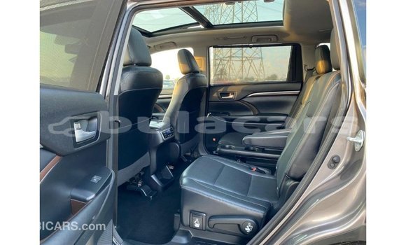 Buy Import Toyota Highlander Grey Car in Import - Dubai in Central Buy Import Toyota Highlander Grey Car in Import - Dubai in Central