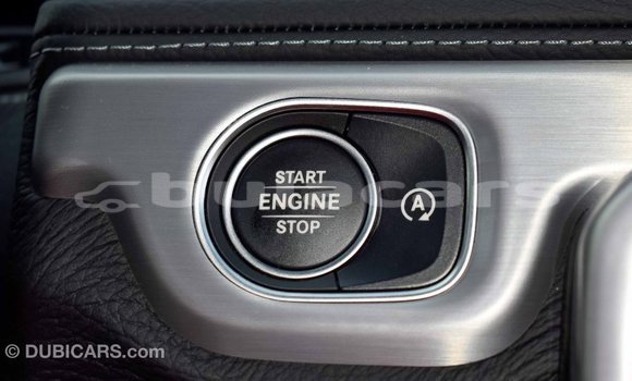 Acheter Import Voiture Mercedes-Benz 190 Noir à Import - Dubai, Central Acheter Import Voiture Mercedes-Benz 190 Noir à Import - Dubai, Central