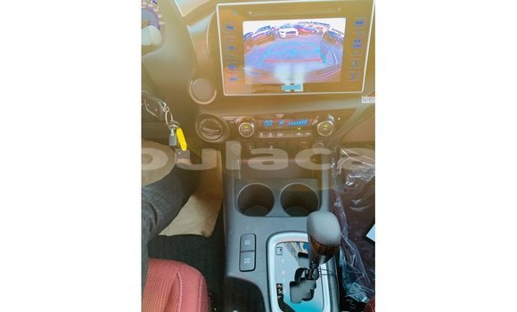 Acheter Import Voiture Toyota Hilux Blanc à Import - Dubai, Central Acheter Import Voiture Toyota Hilux Blanc à Import - Dubai, Central