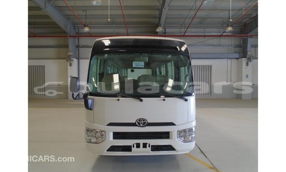 Acheter Import Voiture Abarth 595 Blanc à Import - Dubai, Central Acheter Import Voiture Abarth 595 Blanc à Import - Dubai, Central