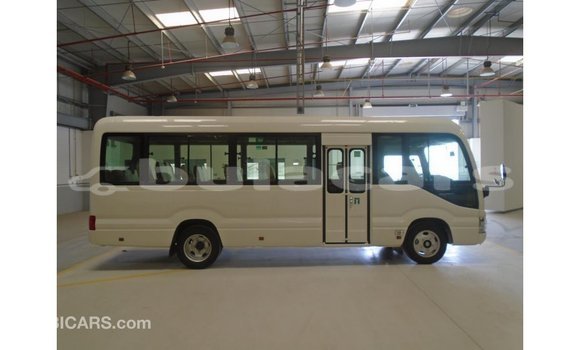 Acheter Import Voiture Abarth 595 Blanc à Import - Dubai, Central Acheter Import Voiture Abarth 595 Blanc à Import - Dubai, Central