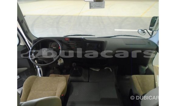 Acheter Import Voiture Abarth 595 Blanc à Import - Dubai, Central Acheter Import Voiture Abarth 595 Blanc à Import - Dubai, Central