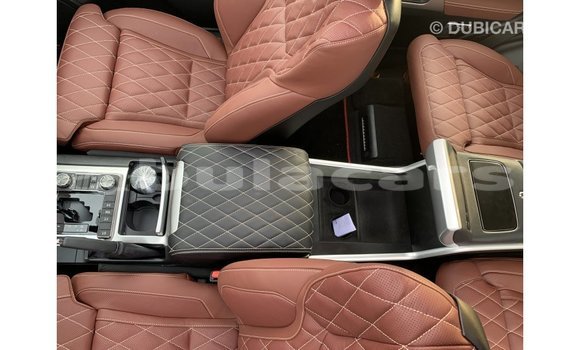 Acheter Import Voiture Toyota Land Cruiser Noir à Import - Dubai, Central Acheter Import Voiture Toyota Land Cruiser Noir à Import - Dubai, Central