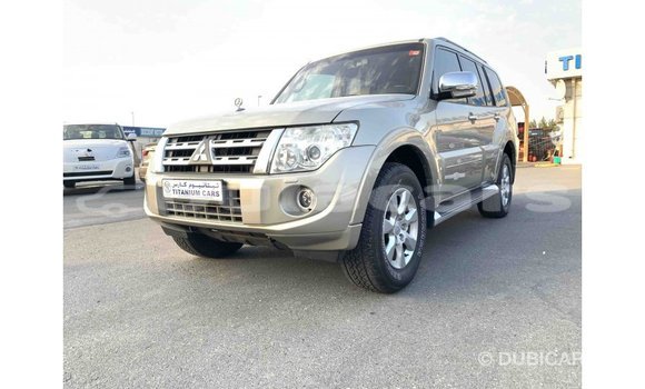 Acheter Import Voiture Mitsubishi Pajero Autre à Import - Dubai, Central Acheter Import Voiture Mitsubishi Pajero Autre à Import - Dubai, Central
