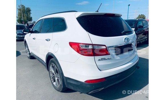 Buy Import Hyundai Santa Fe White Car in Import - Dubai in Central Buy Import Hyundai Santa Fe White Car in Import - Dubai in Central