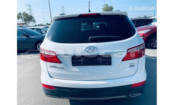 Buy Import Hyundai Santa Fe White Car in Import - Dubai in Central Buy Import Hyundai Santa Fe White Car in Import - Dubai in Central