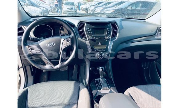 Buy Import Hyundai Santa Fe White Car in Import - Dubai in Central Buy Import Hyundai Santa Fe White Car in Import - Dubai in Central