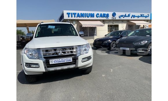 Buy Import Mitsubishi Pajero White Car in Import - Dubai in Central Buy Import Mitsubishi Pajero White Car in Import - Dubai in Central