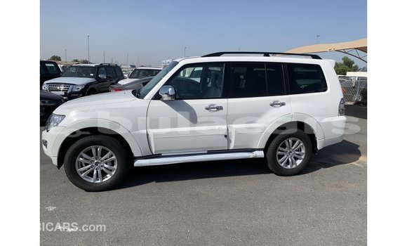 Buy Import Mitsubishi Pajero White Car in Import - Dubai in Central Buy Import Mitsubishi Pajero White Car in Import - Dubai in Central