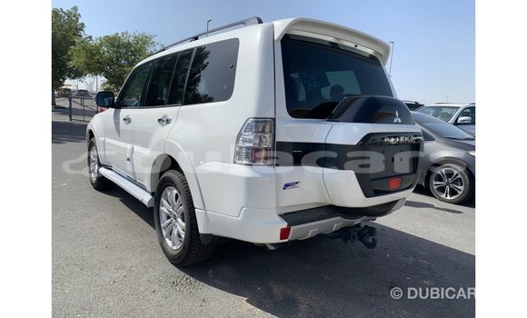 Buy Import Mitsubishi Pajero White Car in Import - Dubai in Central Buy Import Mitsubishi Pajero White Car in Import - Dubai in Central