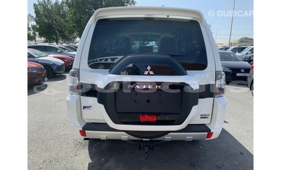 Buy Import Mitsubishi Pajero White Car in Import - Dubai in Central Buy Import Mitsubishi Pajero White Car in Import - Dubai in Central
