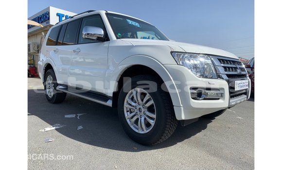 Buy Import Mitsubishi Pajero White Car in Import - Dubai in Central Buy Import Mitsubishi Pajero White Car in Import - Dubai in Central
