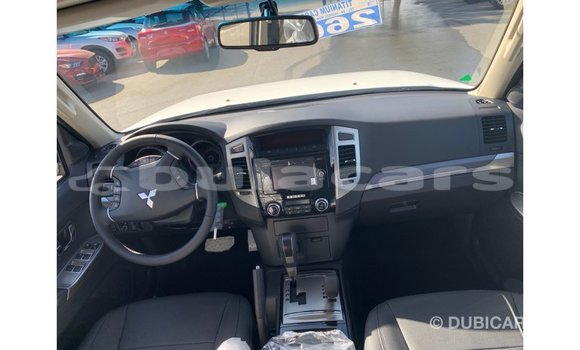 Buy Import Mitsubishi Pajero White Car in Import - Dubai in Central Buy Import Mitsubishi Pajero White Car in Import - Dubai in Central
