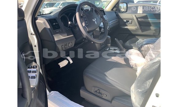 Buy Import Mitsubishi Pajero White Car in Import - Dubai in Central Buy Import Mitsubishi Pajero White Car in Import - Dubai in Central