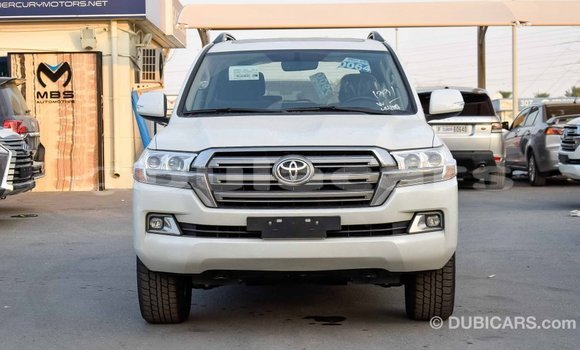 Acheter Import Voiture Toyota Land Cruiser Gris à Import - Dubai, Central Acheter Import Voiture Toyota Land Cruiser Gris à Import - Dubai, Central
