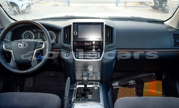 Acheter Import Voiture Toyota Land Cruiser Gris à Import - Dubai, Central Acheter Import Voiture Toyota Land Cruiser Gris à Import - Dubai, Central