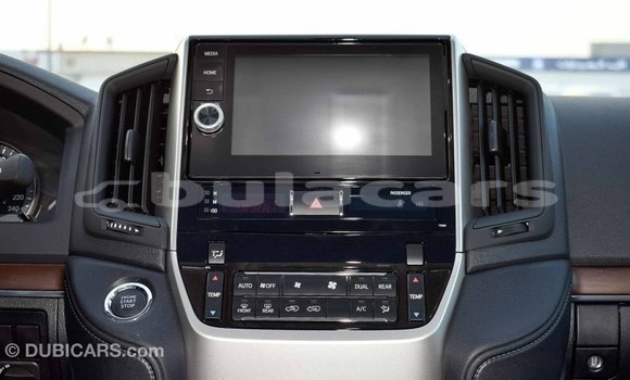 Acheter Import Voiture Toyota Land Cruiser Gris à Import - Dubai, Central Acheter Import Voiture Toyota Land Cruiser Gris à Import - Dubai, Central