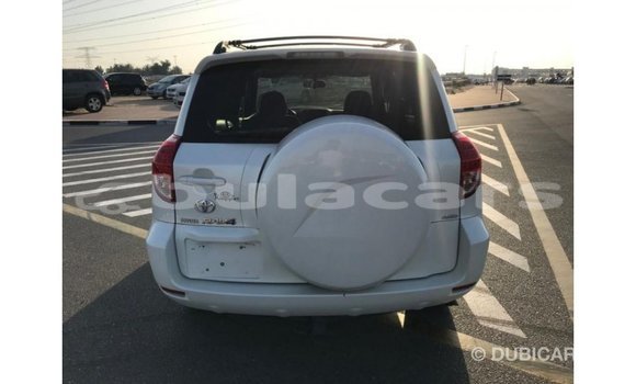 Buy Import Toyota 4Runner White Car in Import - Dubai in Central Buy Import Toyota 4Runner White Car in Import - Dubai in Central