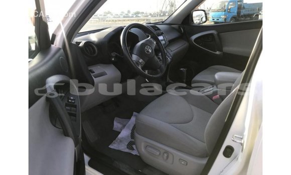 Buy Import Toyota 4Runner White Car in Import - Dubai in Central Buy Import Toyota 4Runner White Car in Import - Dubai in Central
