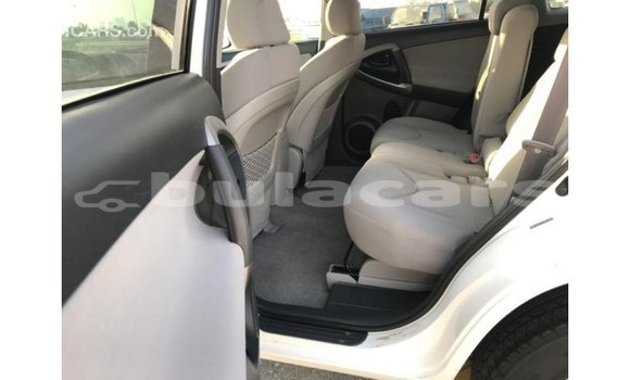 Buy Import Toyota 4Runner White Car in Import - Dubai in Central Buy Import Toyota 4Runner White Car in Import - Dubai in Central