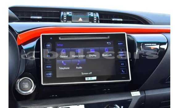 Acheter Import Voiture Toyota Hilux Noir à Import - Dubai, Central Acheter Import Voiture Toyota Hilux Noir à Import - Dubai, Central