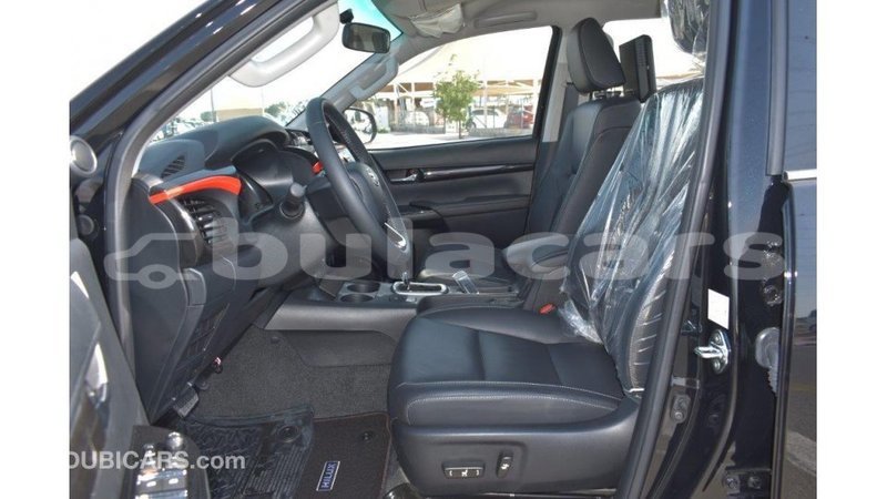 Big with watermark toyota hilux central import dubai 5547