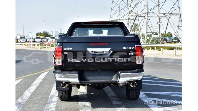 Big with watermark toyota hilux central import dubai 5547