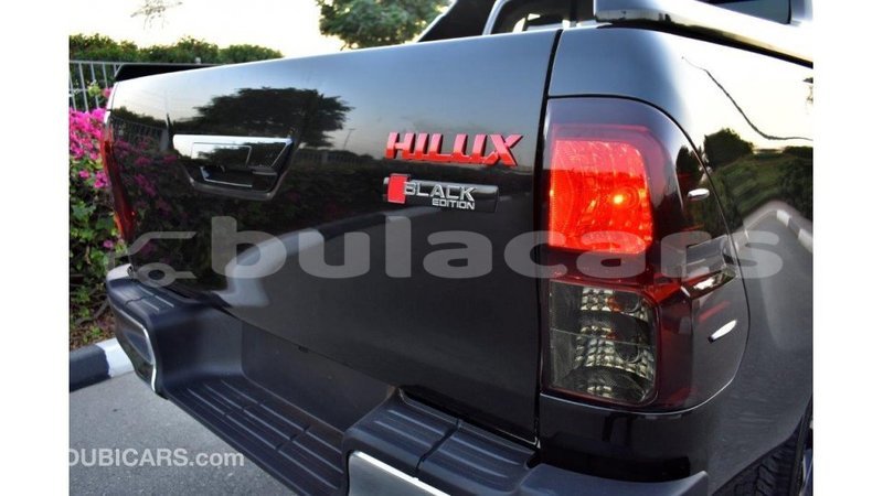 Big with watermark toyota hilux central import dubai 5549