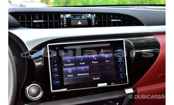 Acheter Import Voiture Toyota Hilux Noir à Import - Dubai, Central Acheter Import Voiture Toyota Hilux Noir à Import - Dubai, Central