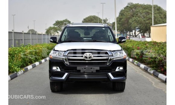 Acheter Import Voiture Toyota Land Cruiser Noir à Import - Dubai, Central Acheter Import Voiture Toyota Land Cruiser Noir à Import - Dubai, Central