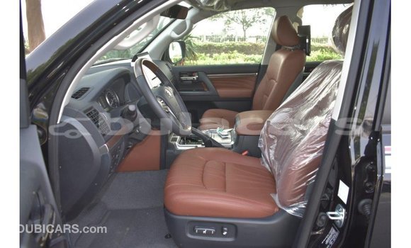 Acheter Import Voiture Toyota Land Cruiser Noir à Import - Dubai, Central Acheter Import Voiture Toyota Land Cruiser Noir à Import - Dubai, Central