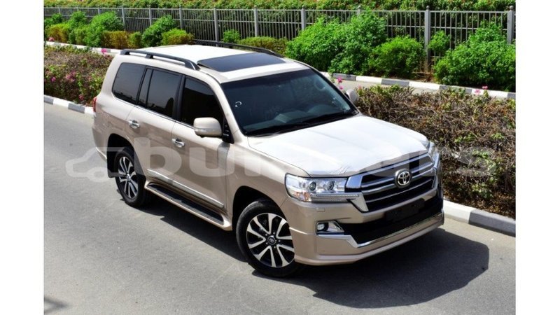 Big with watermark toyota land cruiser central import dubai 5554