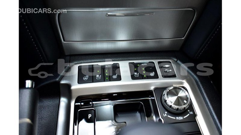 Big with watermark toyota land cruiser central import dubai 5554