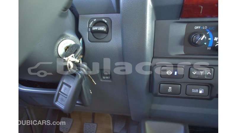 Big with watermark toyota land cruiser central import dubai 5555