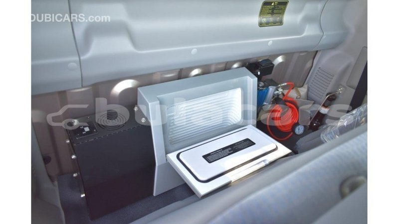 Big with watermark toyota land cruiser central import dubai 5555