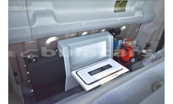 Acheter Import Voiture Toyota Land Cruiser Autre à Import - Dubai, Central Acheter Import Voiture Toyota Land Cruiser Autre à Import - Dubai, Central