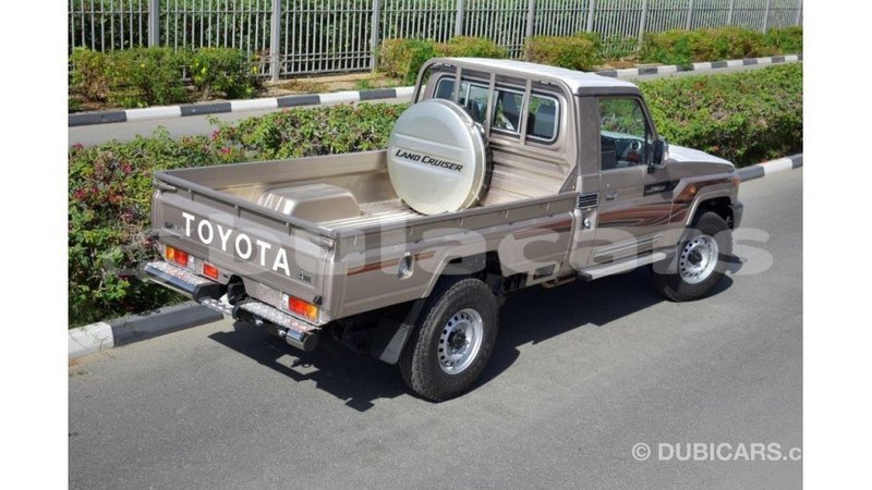 Big with watermark toyota land cruiser central import dubai 5555