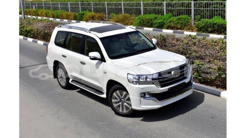 Big with watermark toyota land cruiser central import dubai 5558