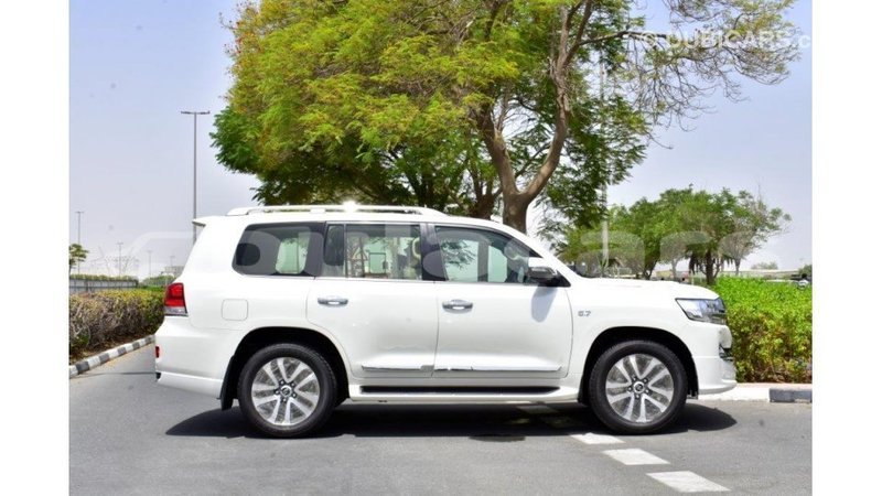 Big with watermark toyota land cruiser central import dubai 5558