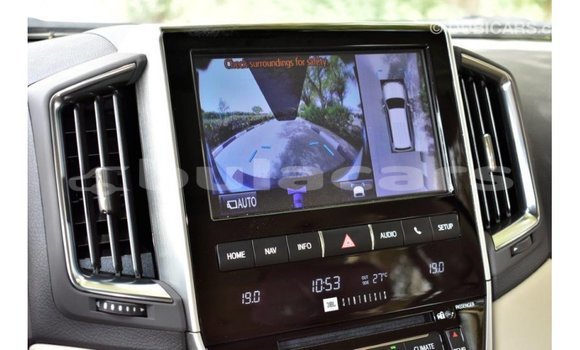 Acheter Import Voiture Toyota Land Cruiser Blanc à Import - Dubai, Central Acheter Import Voiture Toyota Land Cruiser Blanc à Import - Dubai, Central